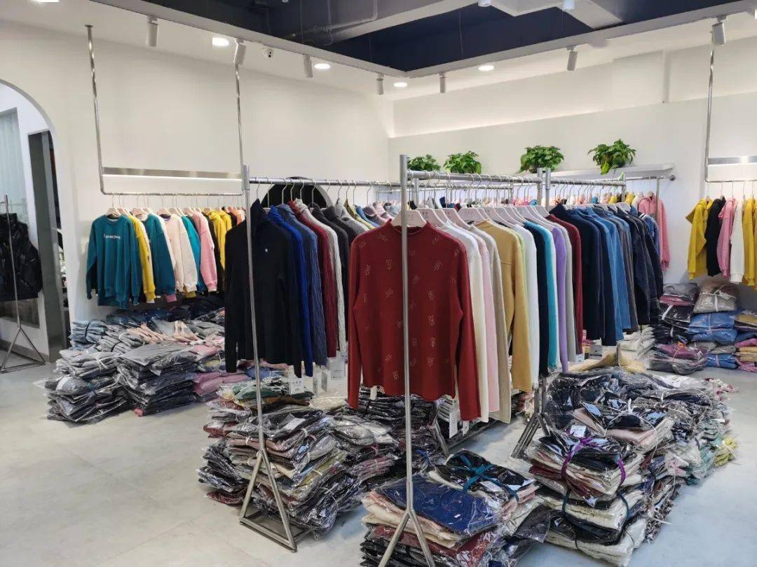 全員戒備，蘇州常熟服裝城零售業(yè)升級(jí)應(yīng)對(duì)市場(chǎng)挑戰(zhàn)